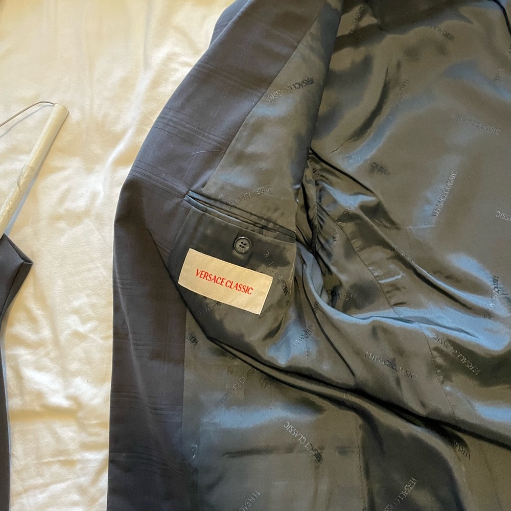 Versace men’s suit black 40r great condition
